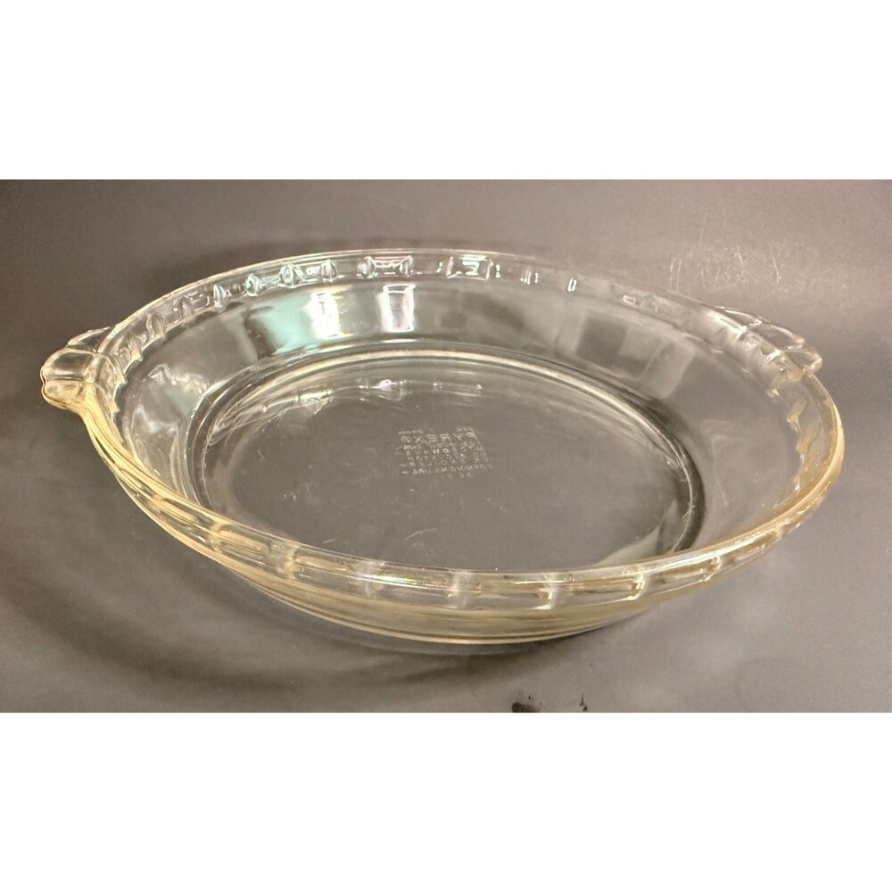 pyrex 1970s 9 1/2” pie pan no. 229 made in USA logo glass